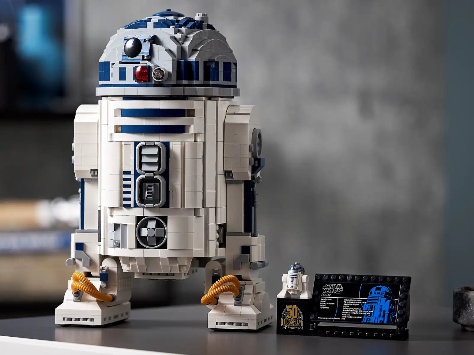 R2-D2 75308